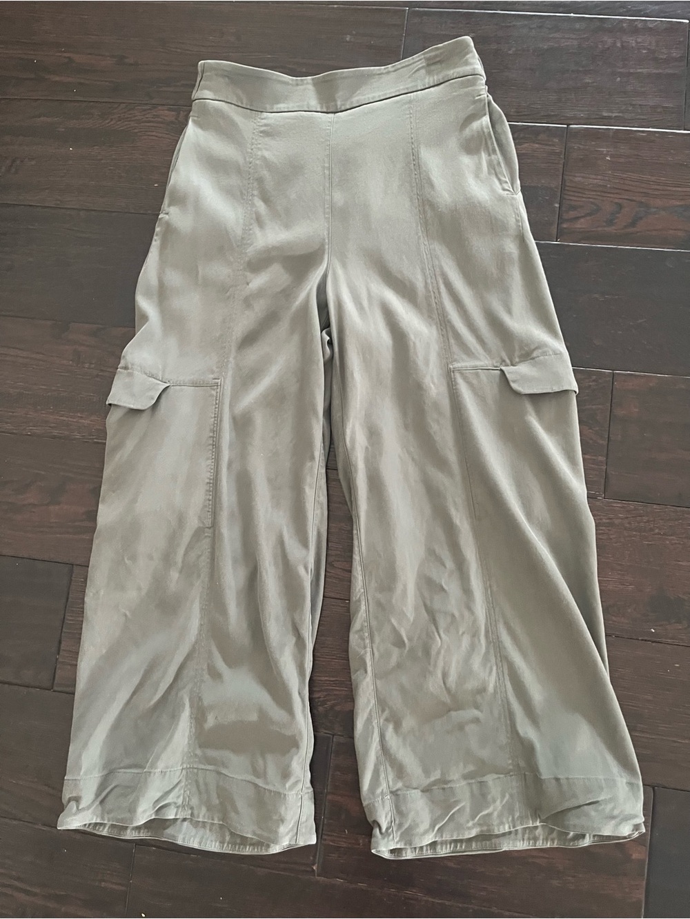 lululemon athletica Wide-Leg Cargo Pants in Grey Sage